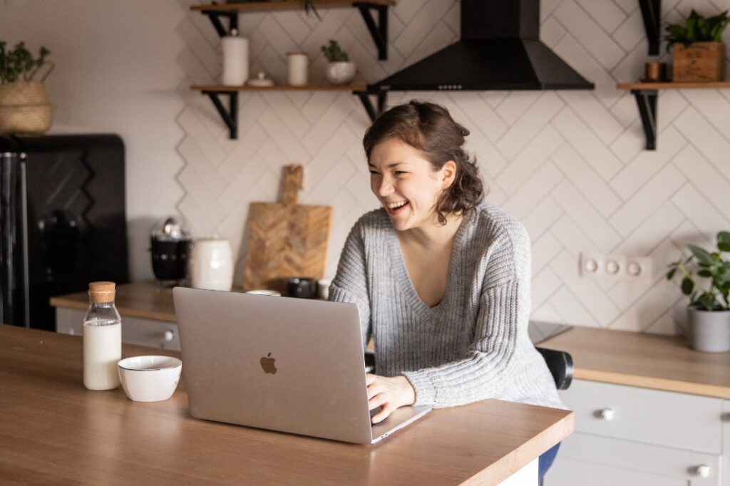 A record 82% of home loans rely on mortgage brokers. Here’s why. xr:d:dafhmfy8l6y:81,j:4285590048579699583,t:24011001